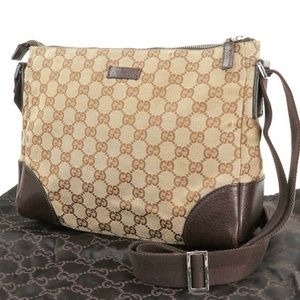 100% Auth Gucci GG Canvas & Leather Purse #32124
